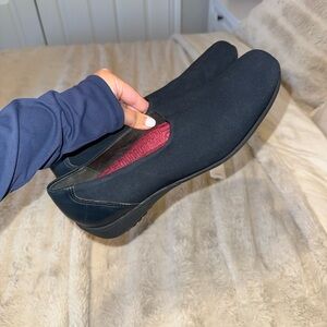 Munro Navy Blue Women's Slip-On Loafers